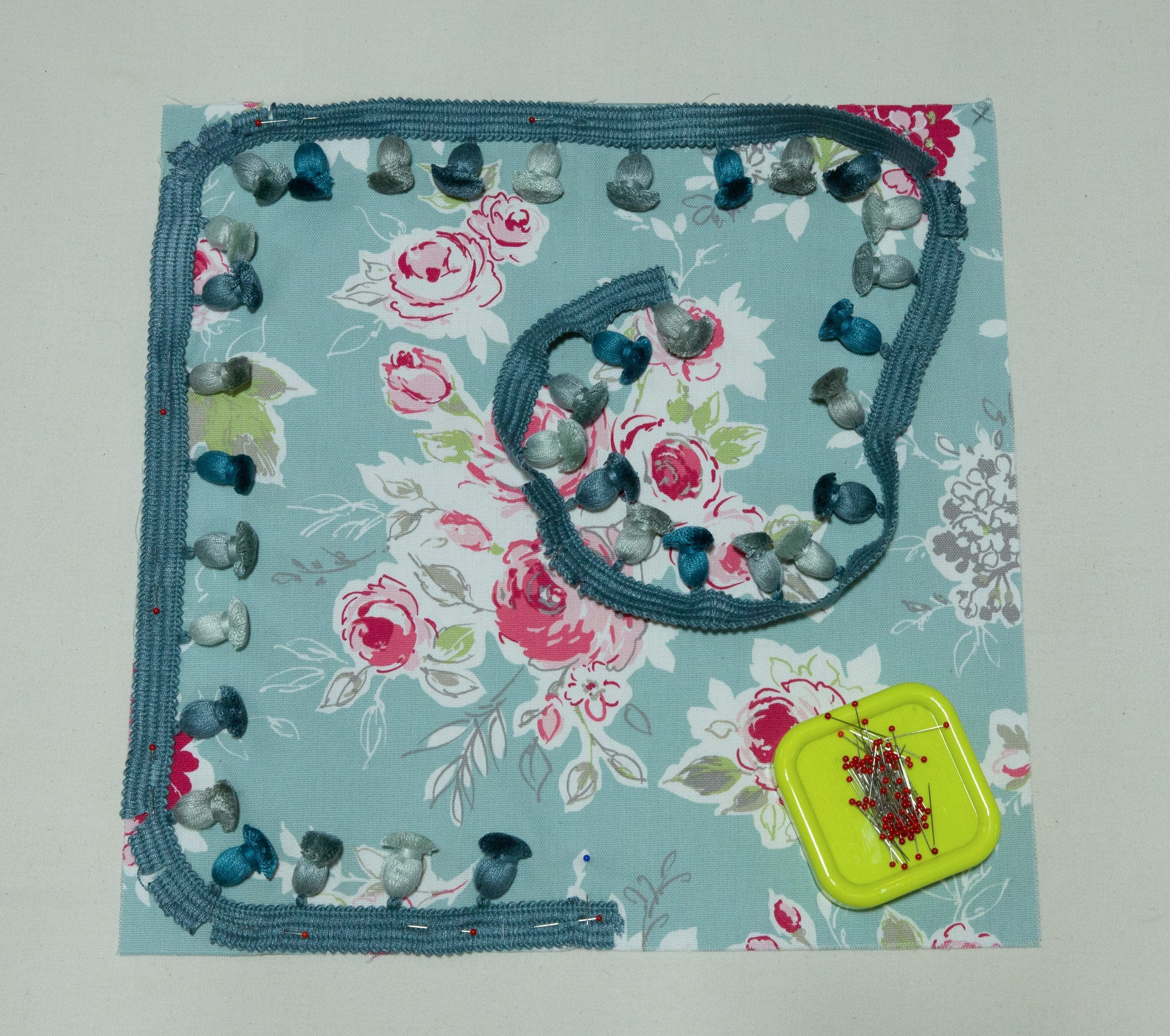 ONLINE <strong>Cushion Making Course</strong> Square Cushion with Trimming