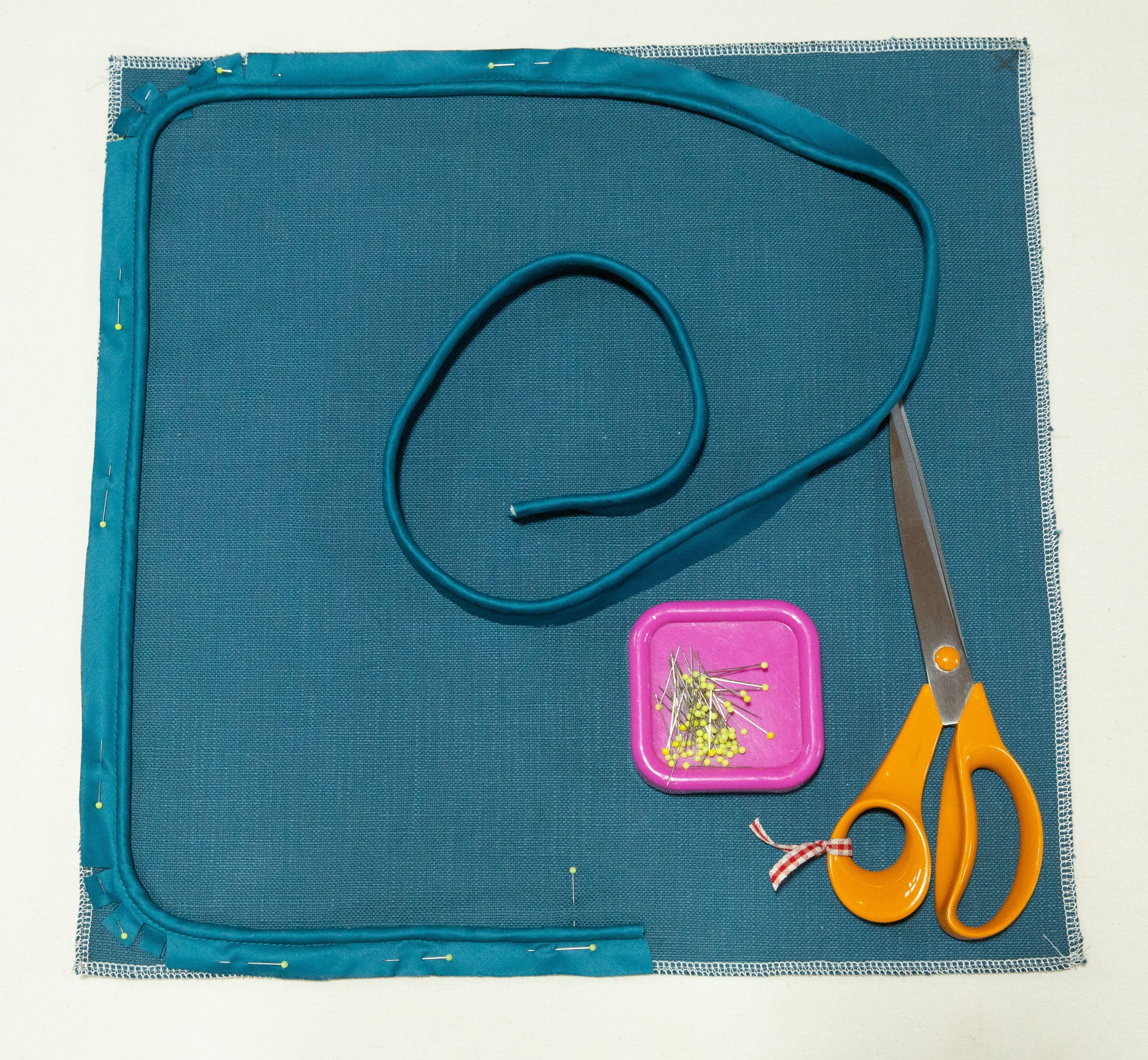 EBOOK - Square Cushion with Piping & Zip