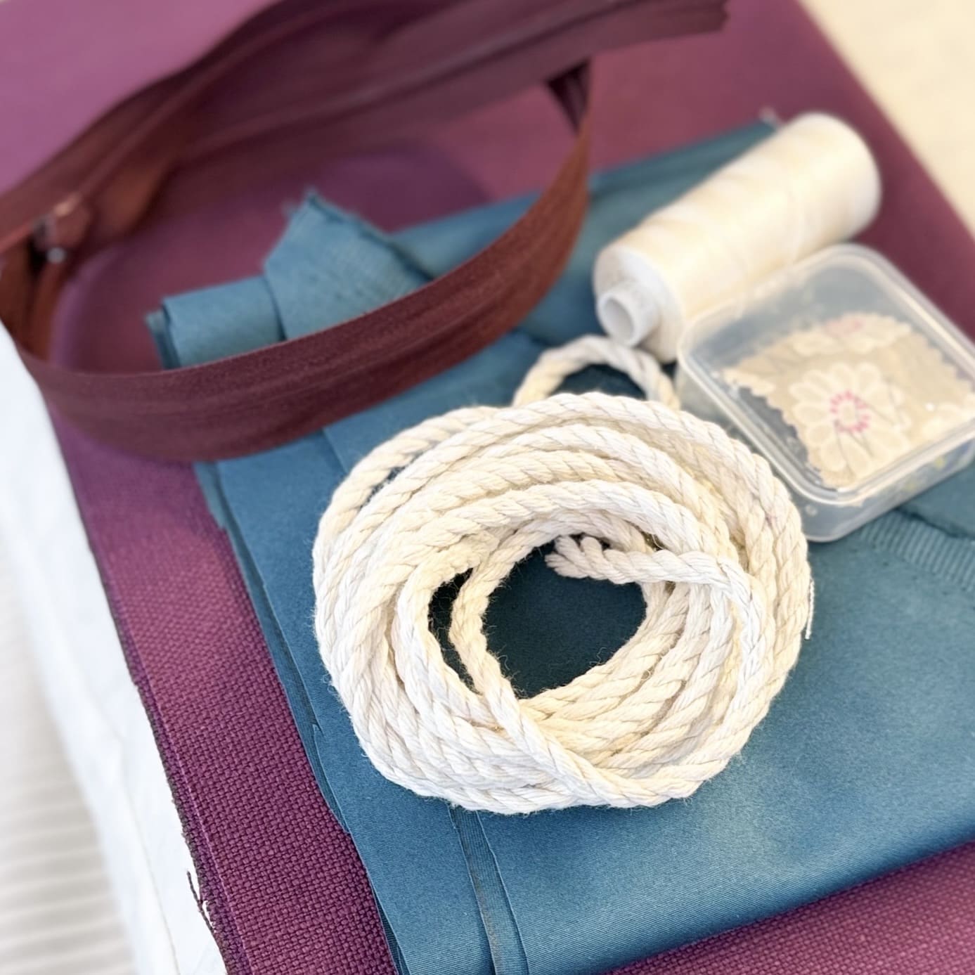 ONLINE <strong>Cushion Making Course</strong> Box Cushion with Piping & Zip <strong>COURSE PACK</strong>
